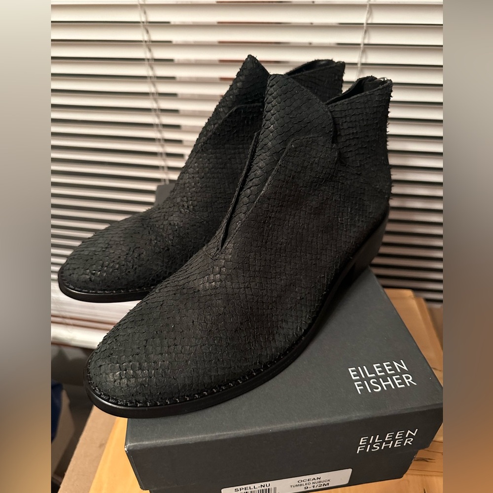 Eileen Fisher boots size 9
